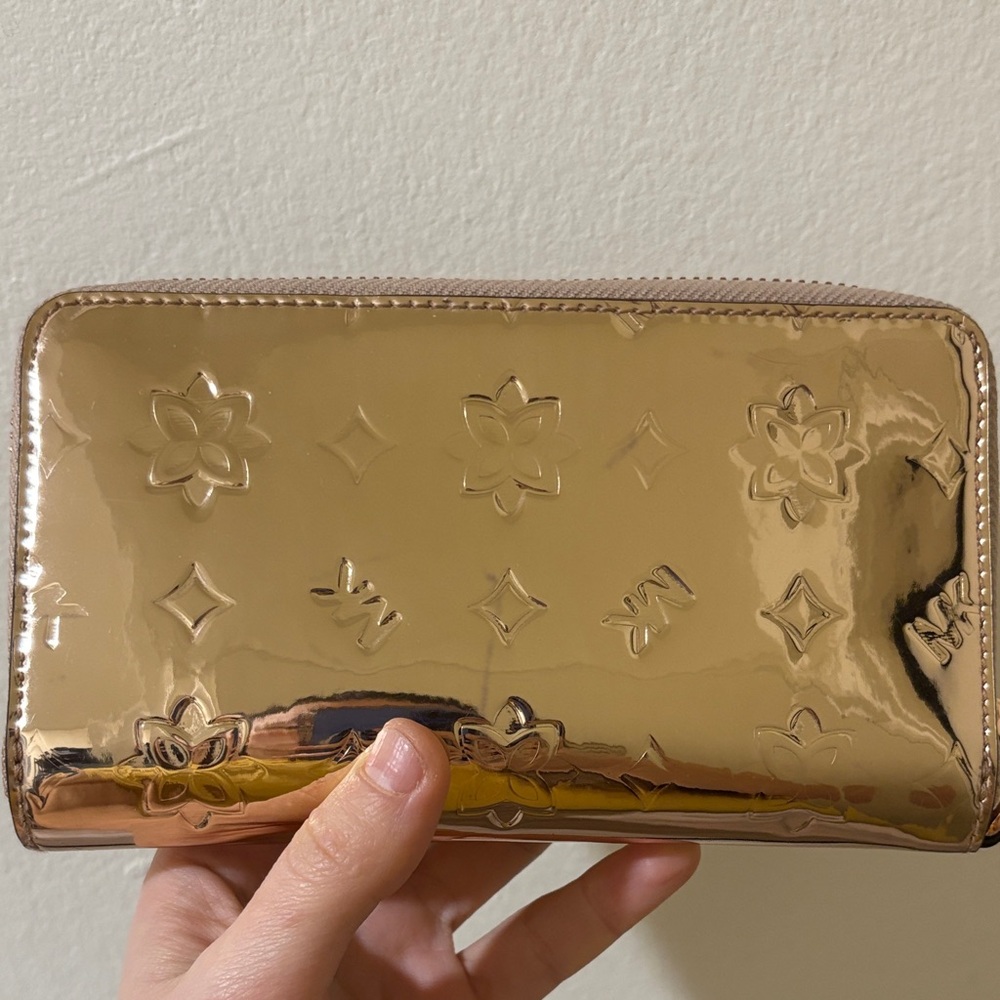 Michael Kors Shiny Gold Floral Wallet - Picture 3 of 10